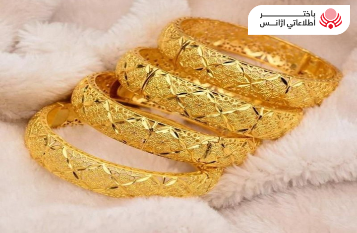 یک انس طلا در بازار بین المللی 2013 دالر عرضه می شود